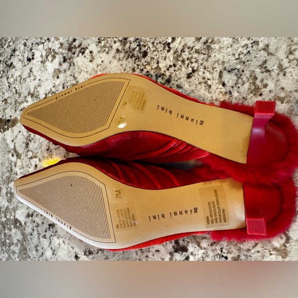 Gianni Bini Red Velvet Heels - Picture 6 of 6